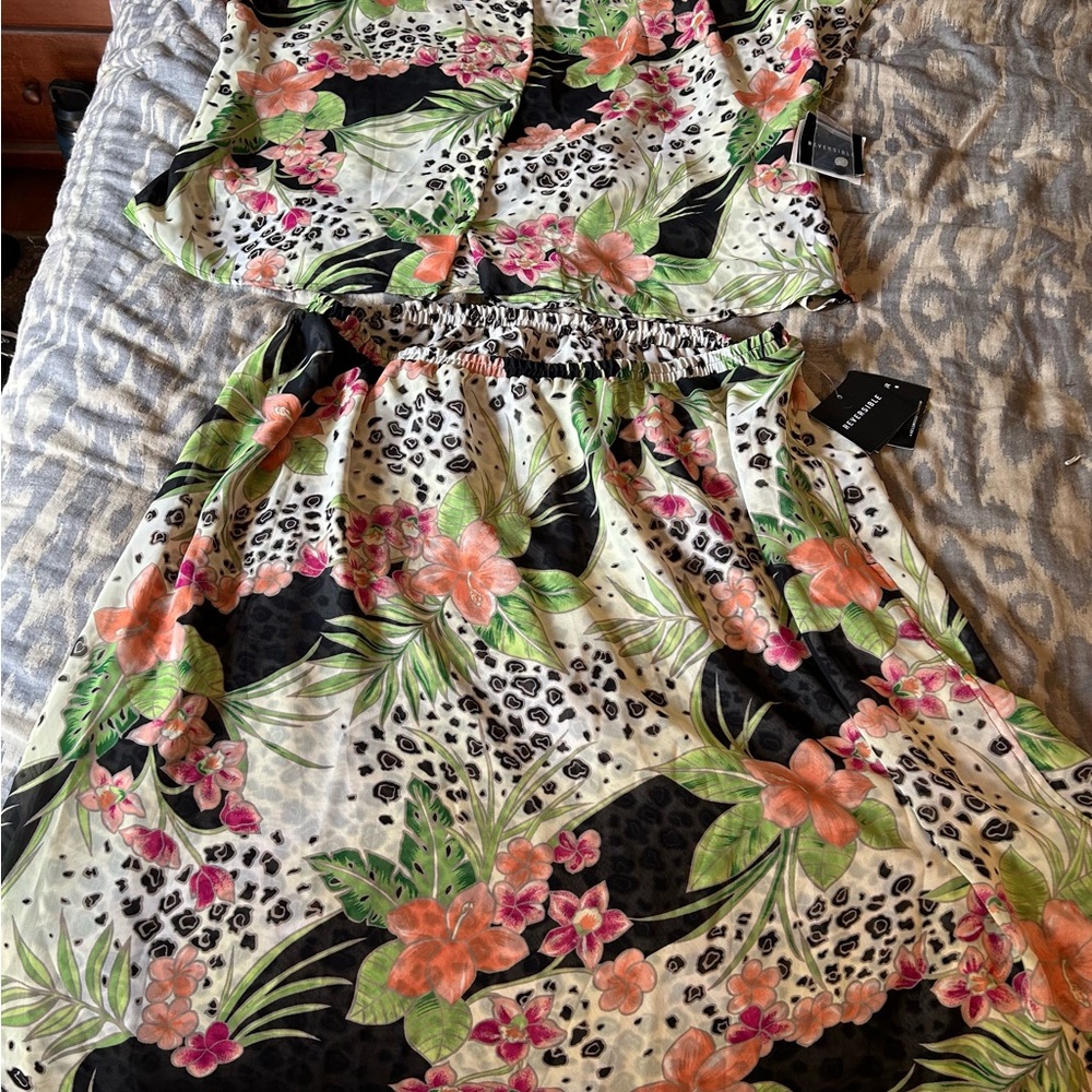 Sag Harbor two-piece reversible Floral and Animal Print skirt set